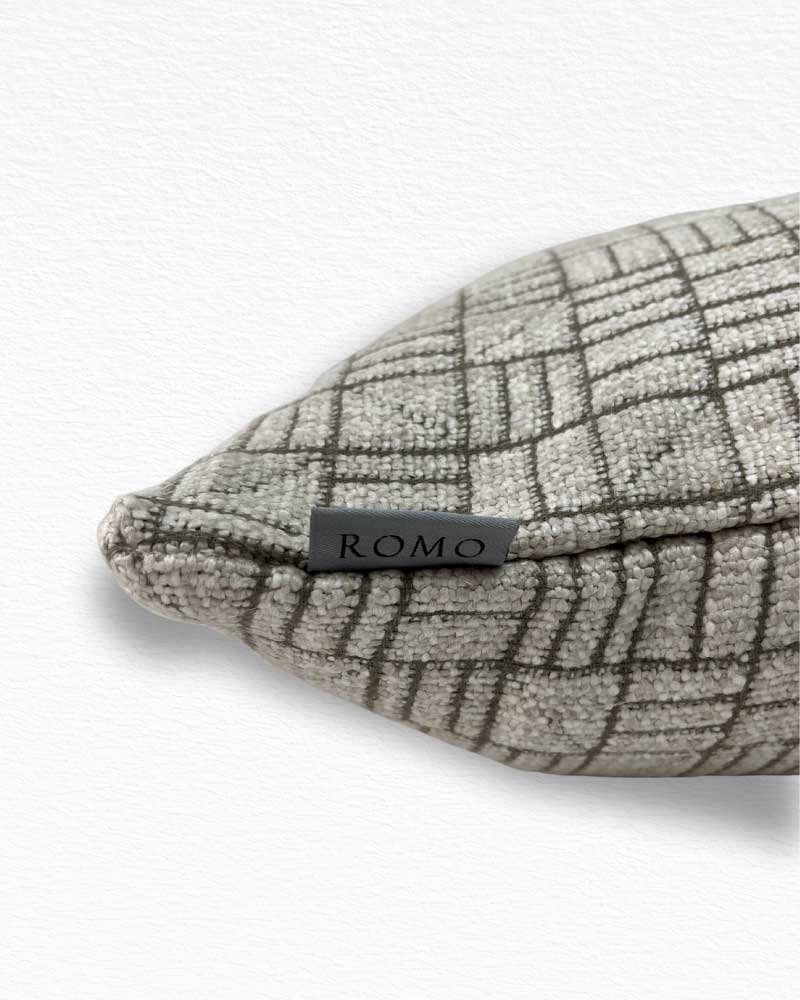 Romo, Crosstona Includes Feather Inner