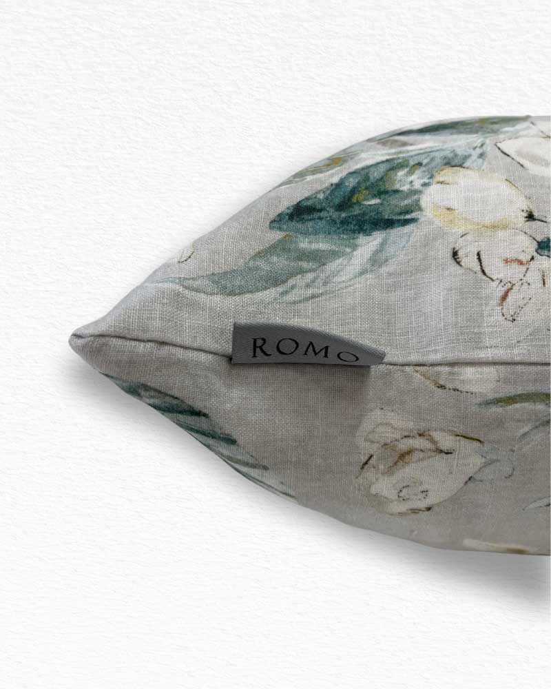 Romo, Mysteria Includes Feather Inner