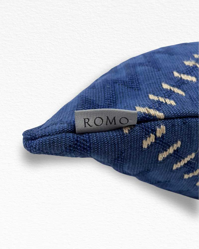Romo, Zinc Algonquin - Decorative Weave Includes Feather Inner